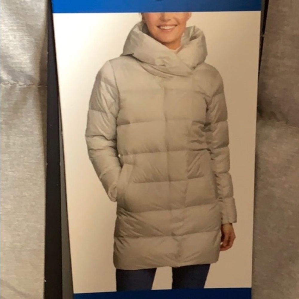 Eddie Bauer Down 650 fill Women's  Light Gray Puffer Coat